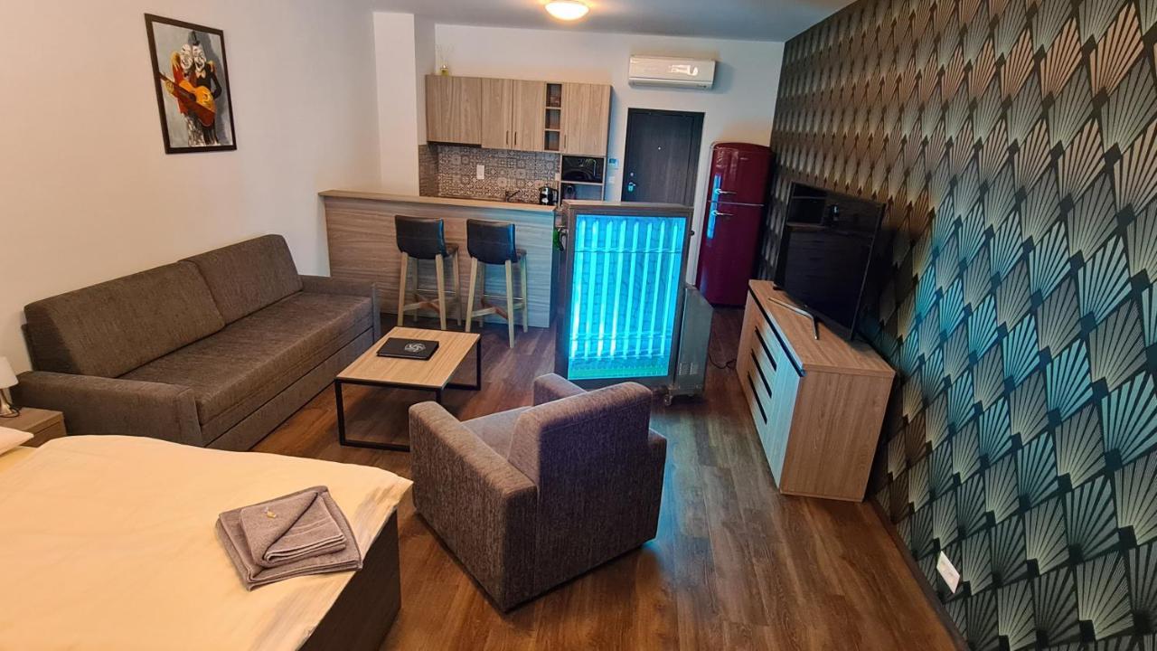 Barok Hotel&Apartments Bratislava Buitenkant foto