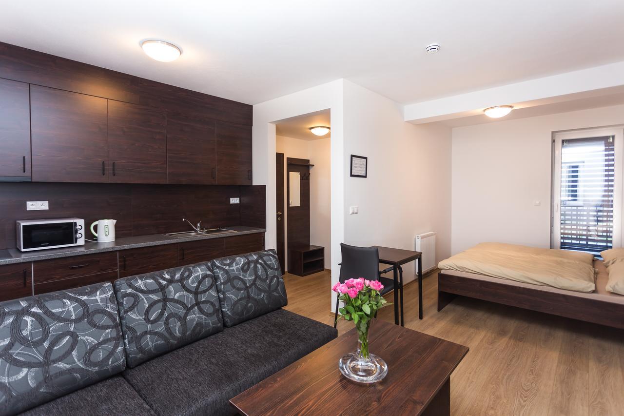 Barok Hotel&Apartments Bratislava Buitenkant foto