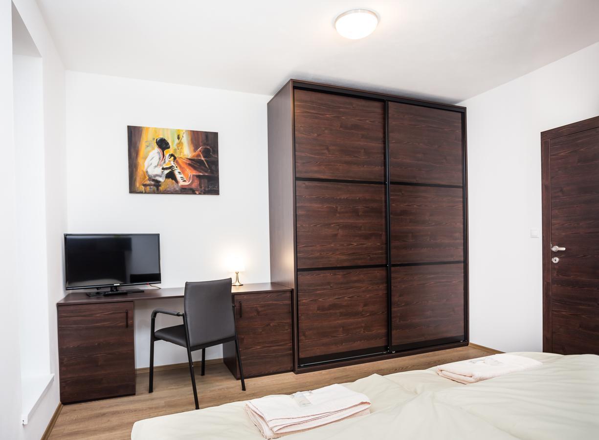 Barok Hotel&Apartments Bratislava Buitenkant foto