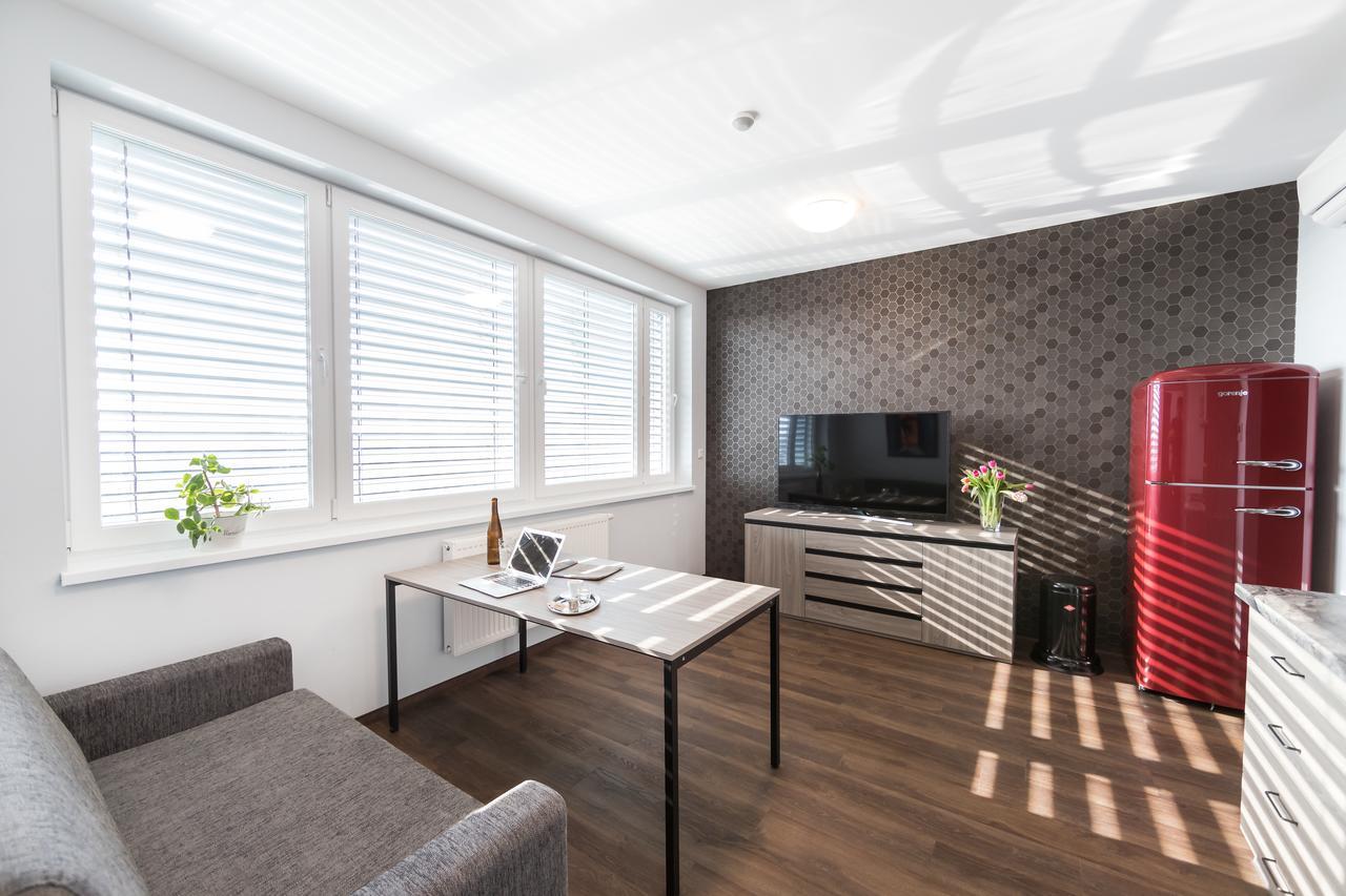 Barok Hotel&Apartments Bratislava Buitenkant foto