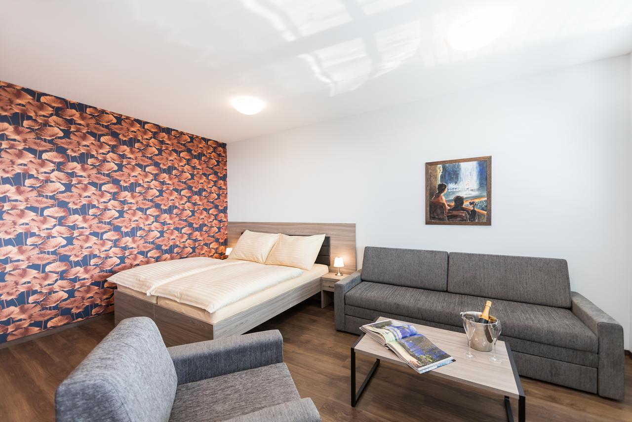 Barok Hotel&Apartments Bratislava Buitenkant foto