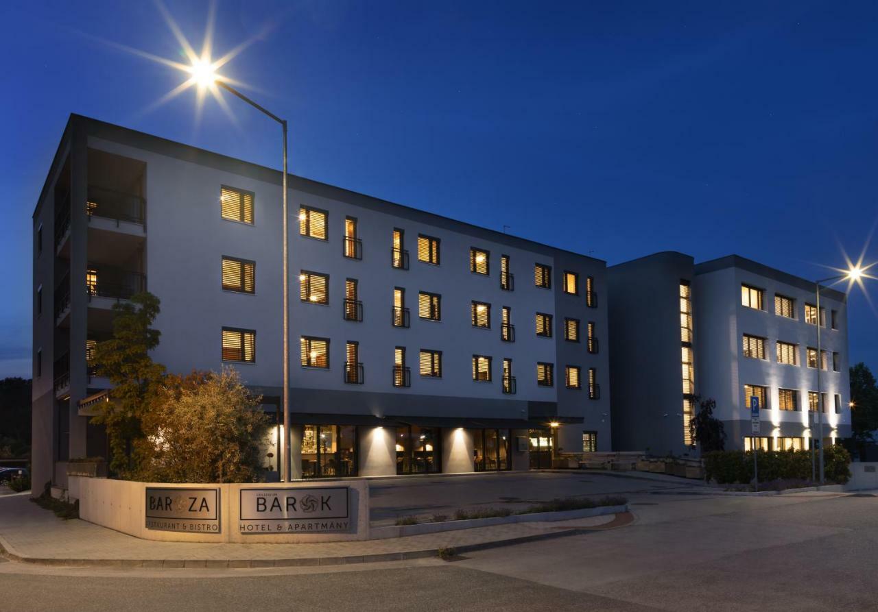 Barok Hotel&Apartments Bratislava Buitenkant foto